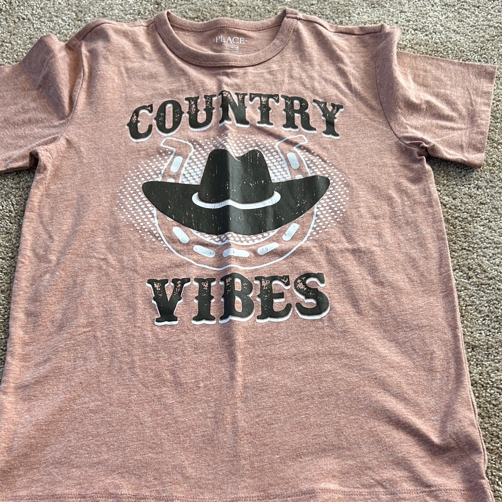 4 pc different boys large T-Shirts